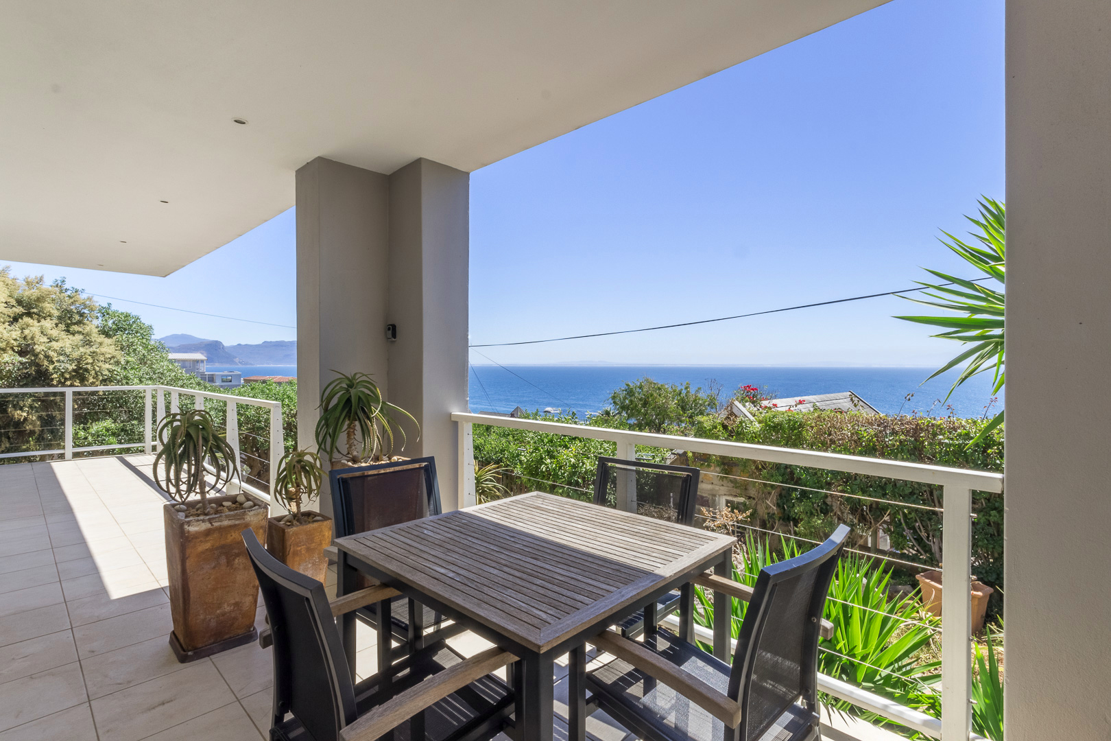 Whale Apartment Main View